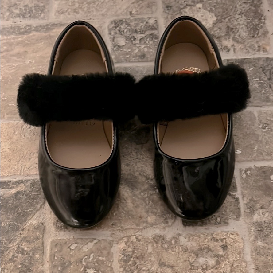 Vince Camuto Faux Fur Flat Kids Shoes/ Used Like New